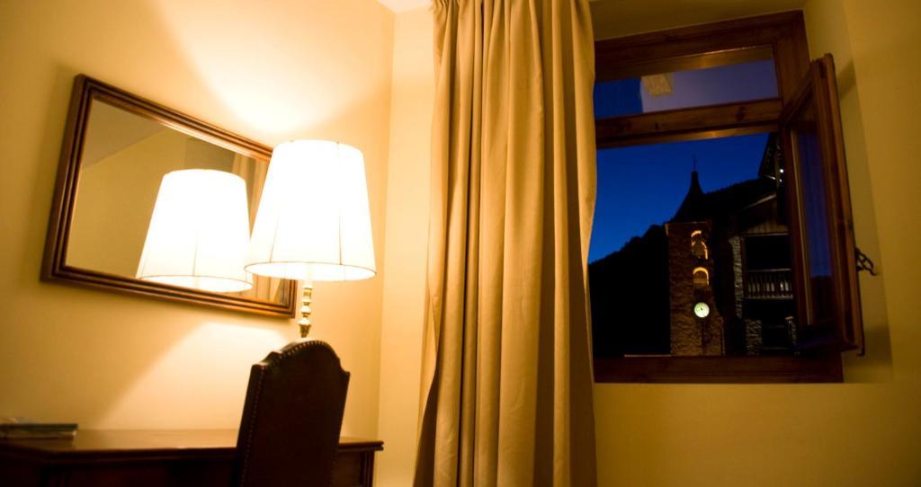 Hotel Santa Barbara De La Vall D'أوردينو الغرفة الصورة