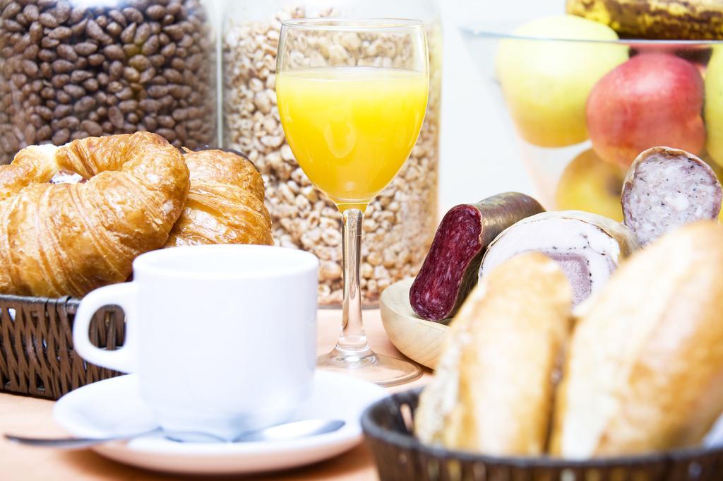 Hotel Santa Barbara De La Vall D'أوردينو الغرفة الصورة