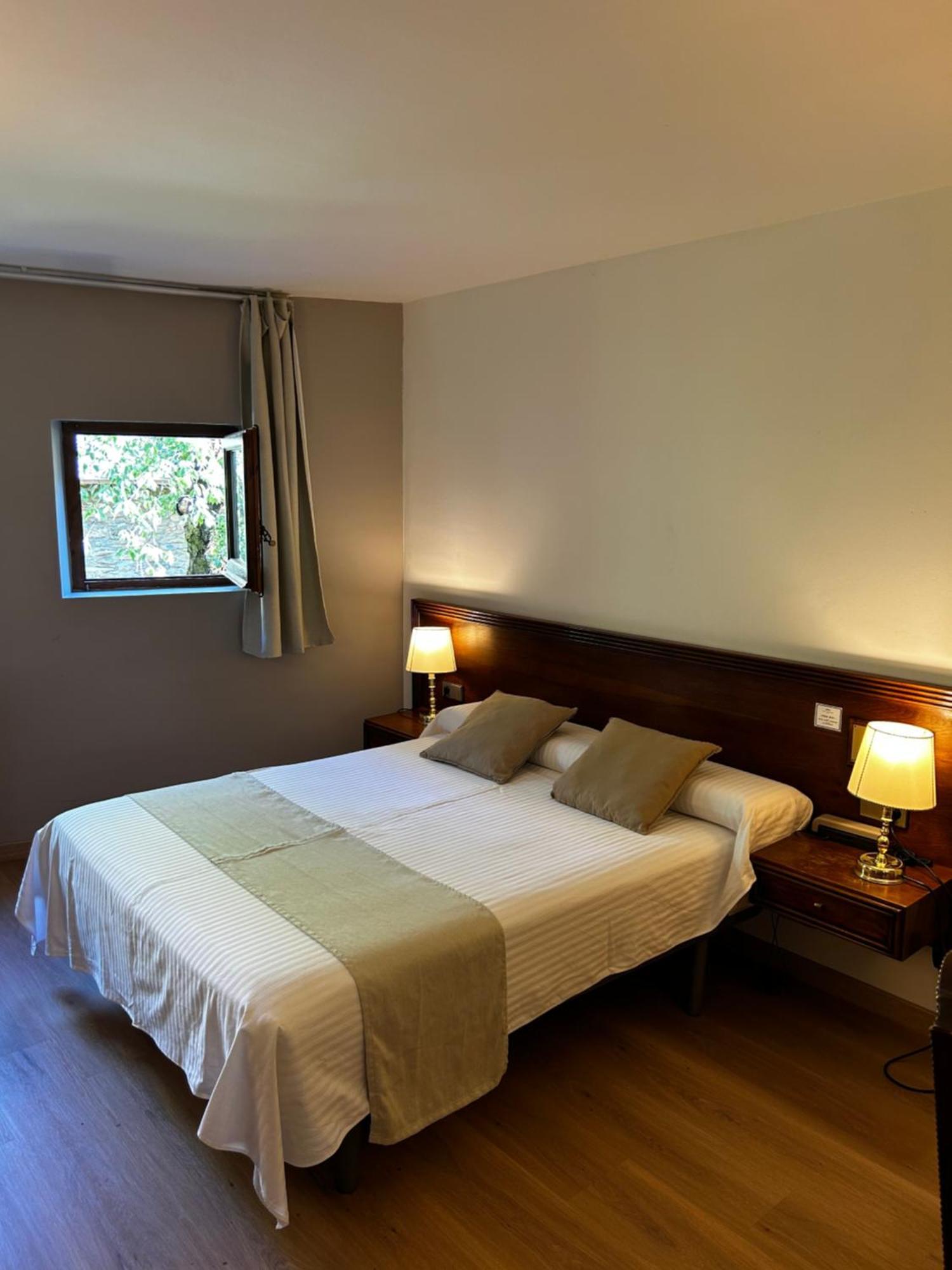 Hotel Santa Barbara De La Vall D'أوردينو المظهر الخارجي الصورة