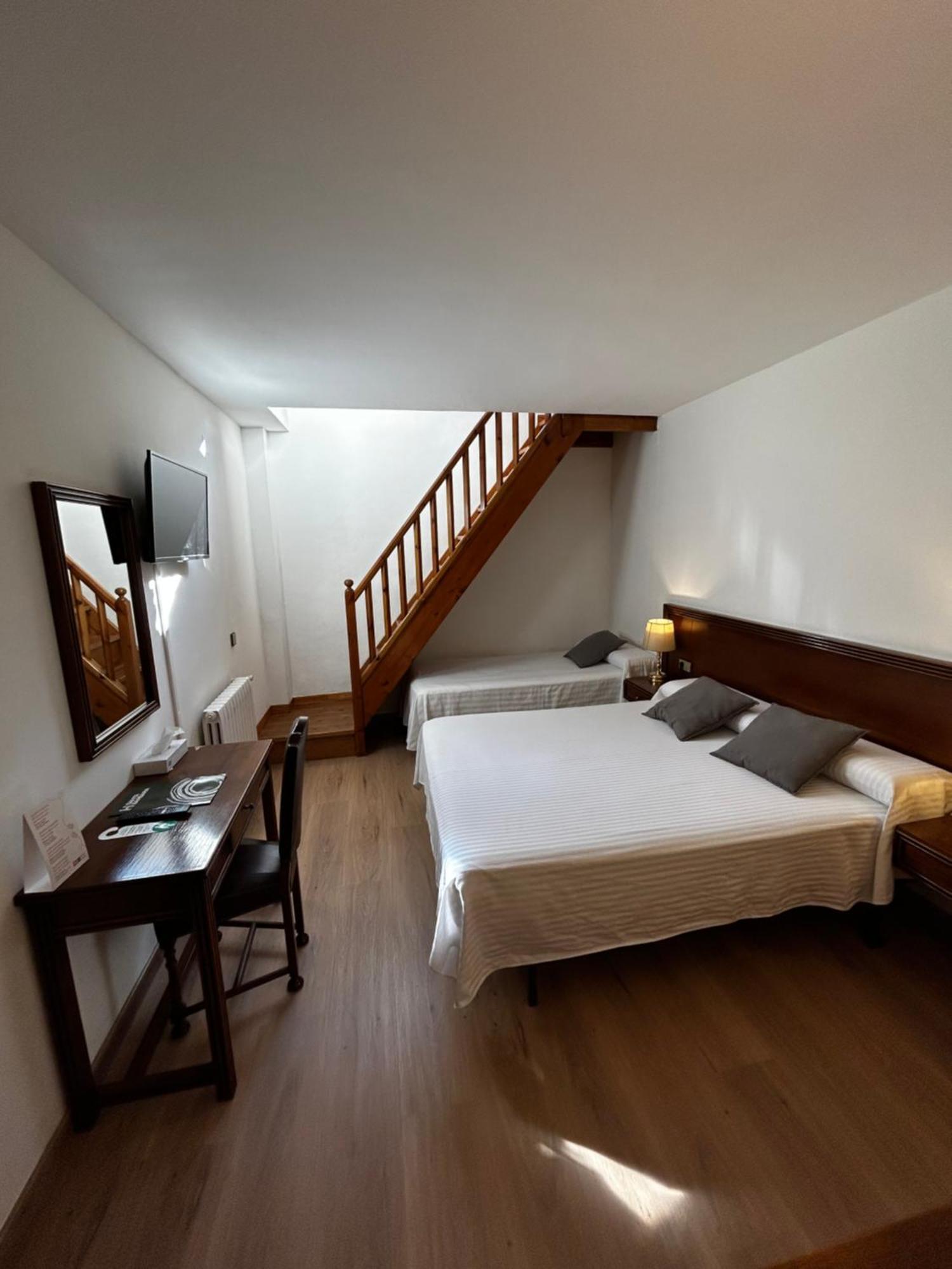 Hotel Santa Barbara De La Vall D'أوردينو المظهر الخارجي الصورة