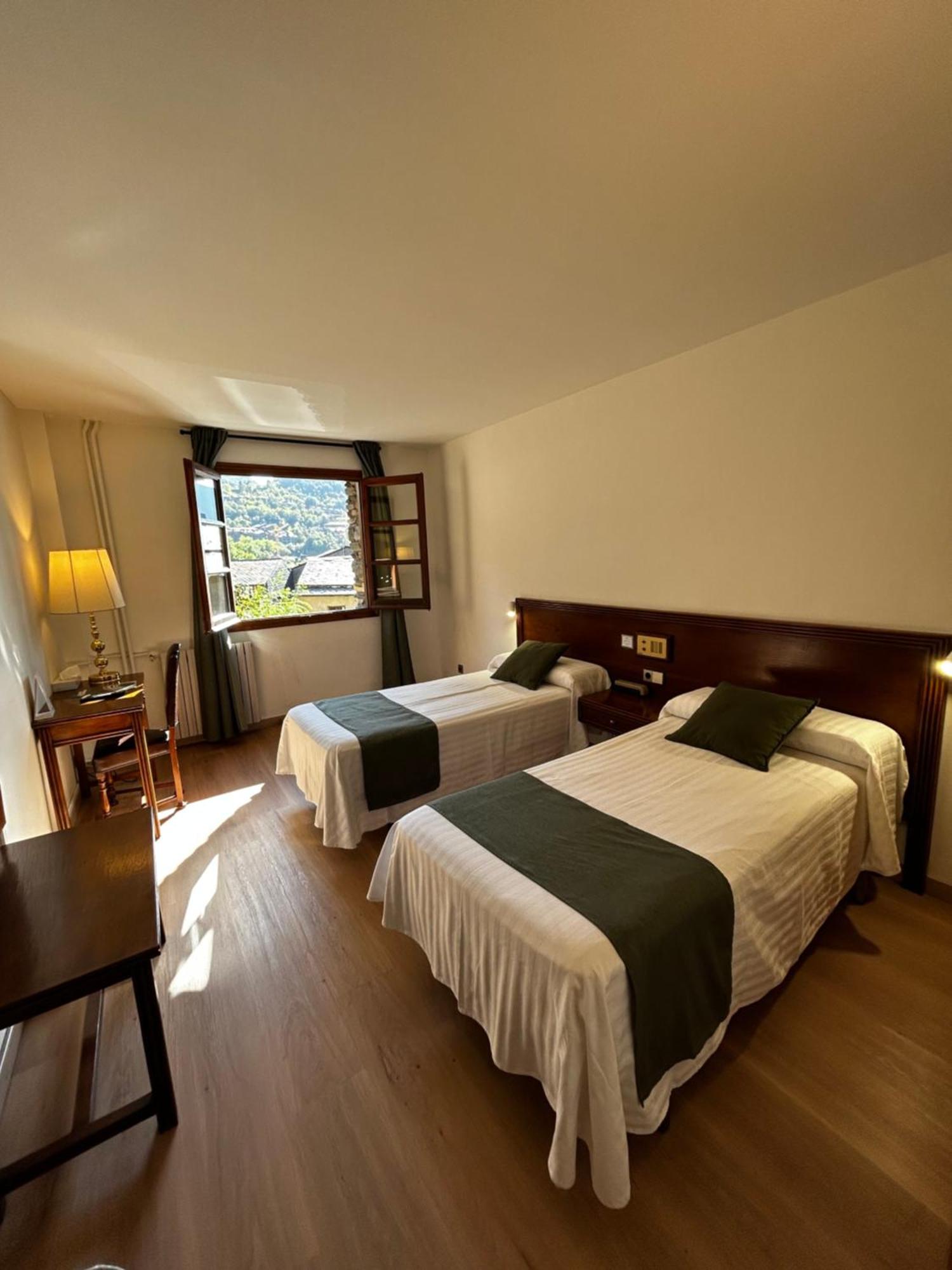 Hotel Santa Barbara De La Vall D'أوردينو المظهر الخارجي الصورة